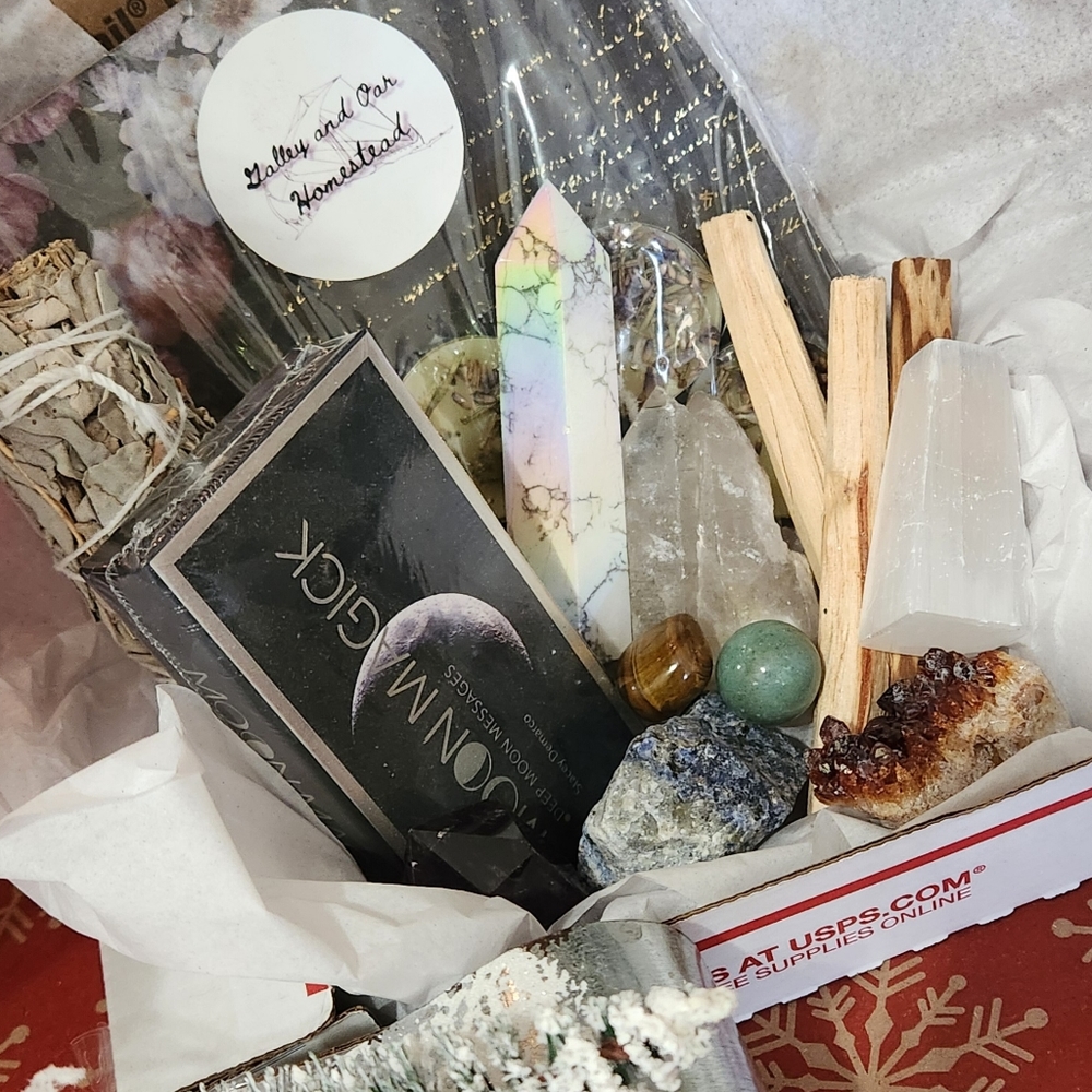 Metaphysical Mystery Box, Christmas, crystals, Tarot, Jewelry - Picture 1 of 4
